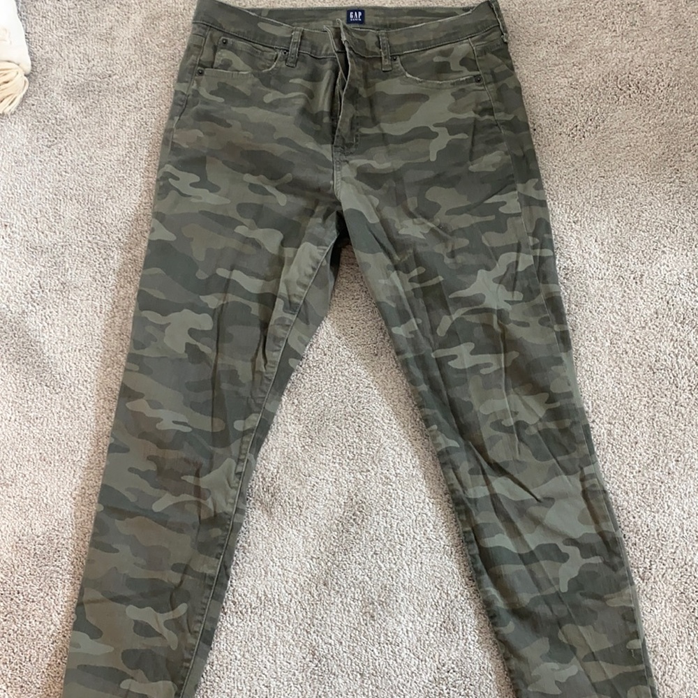 Gap True Skinny camo Jeans